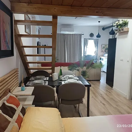 Mcr Deluxe * 克莉丝蒂娜岛